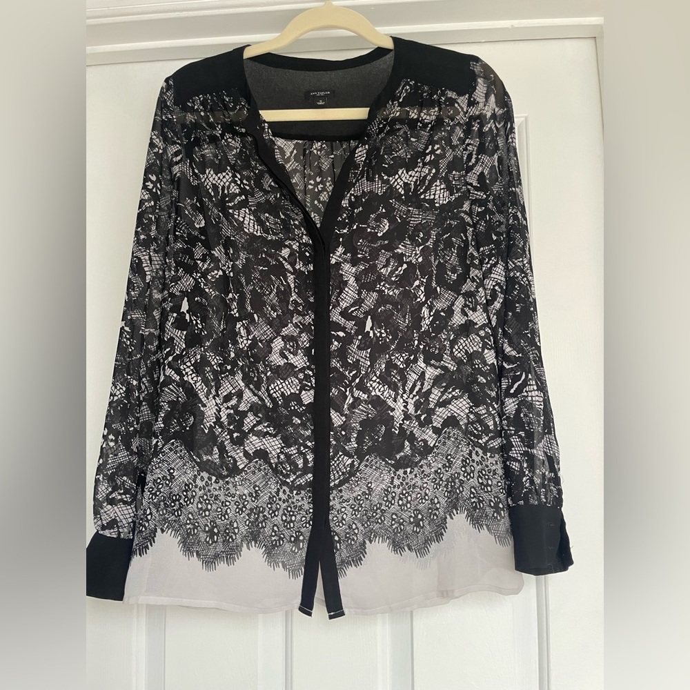 Ann Taylor black/white blouse